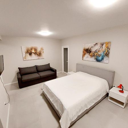 Tirana City Center Apartment エクステリア 写真