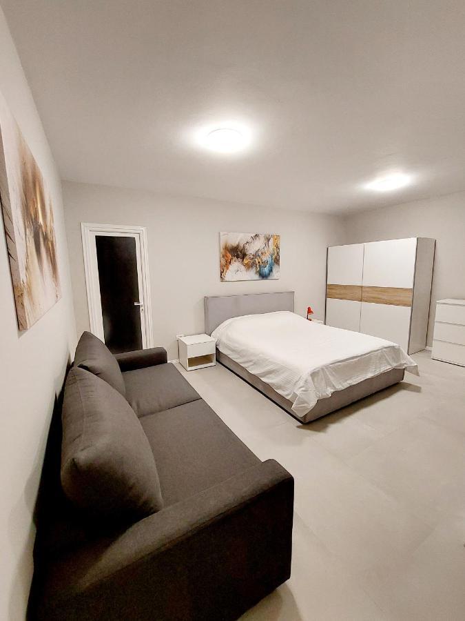 Tirana City Center Apartment エクステリア 写真